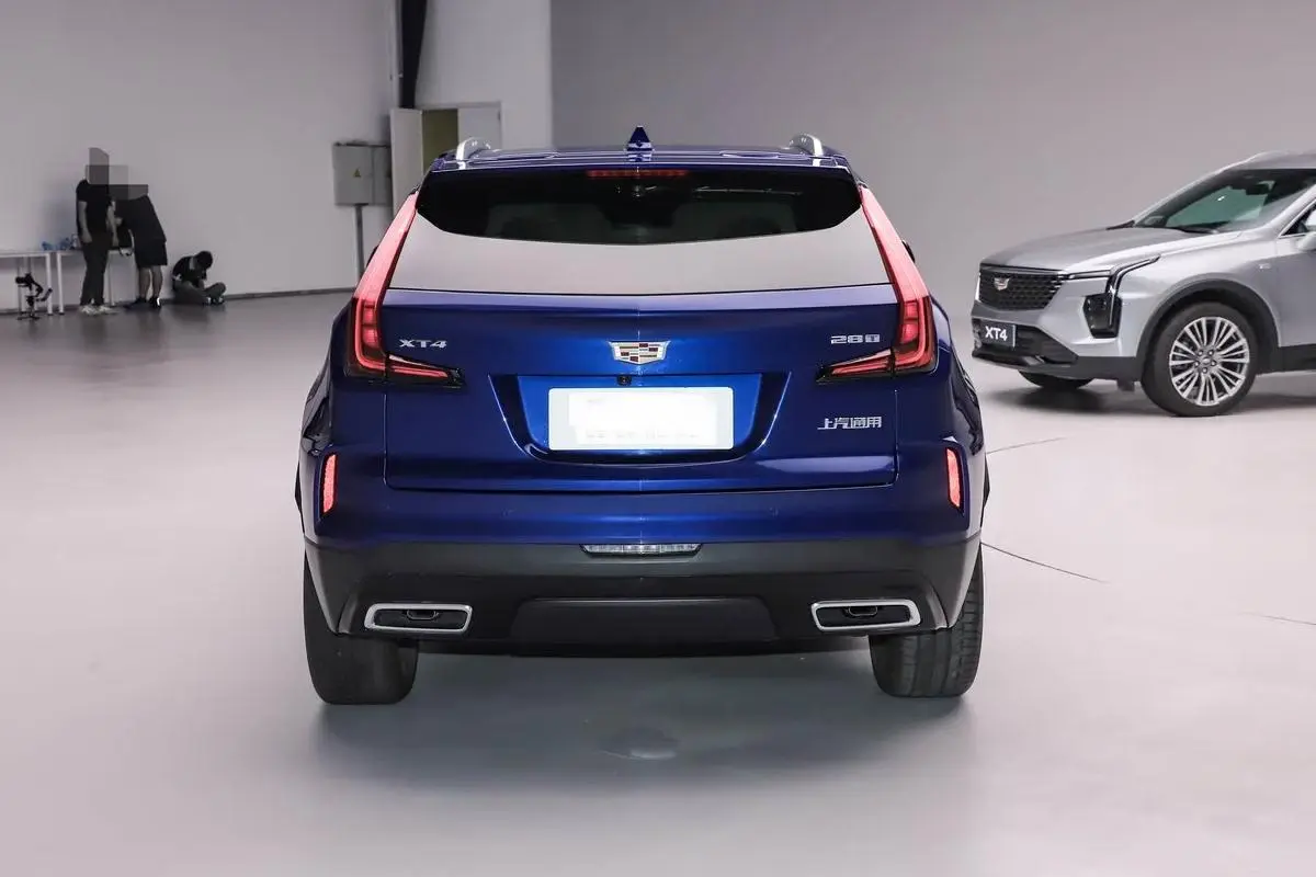 Cadillac XT4 3.jpg