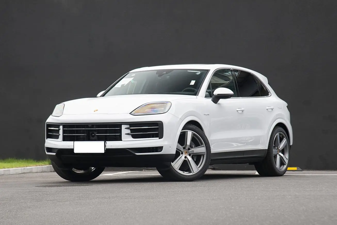 Porschee Cayenne E-Hybrid SUV