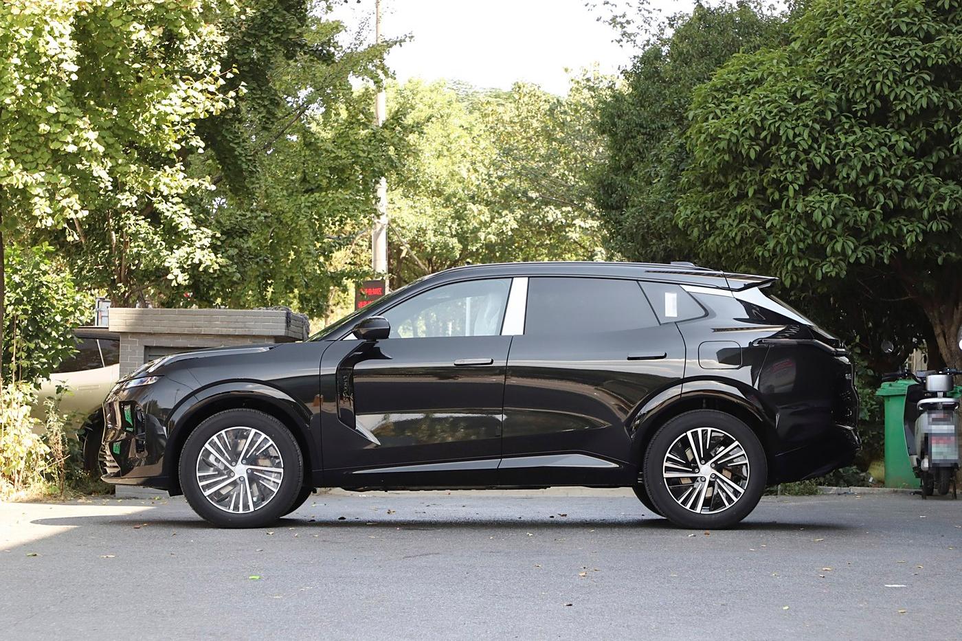 Lynkco 08-3.jpg