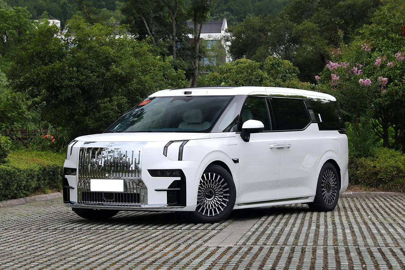 Hot sale Zeekr 009 4WD electric car MPV for home use