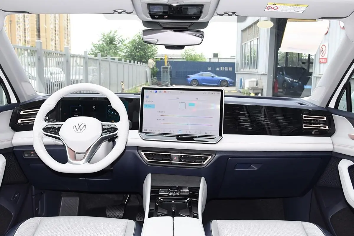 Tiguan L 6
