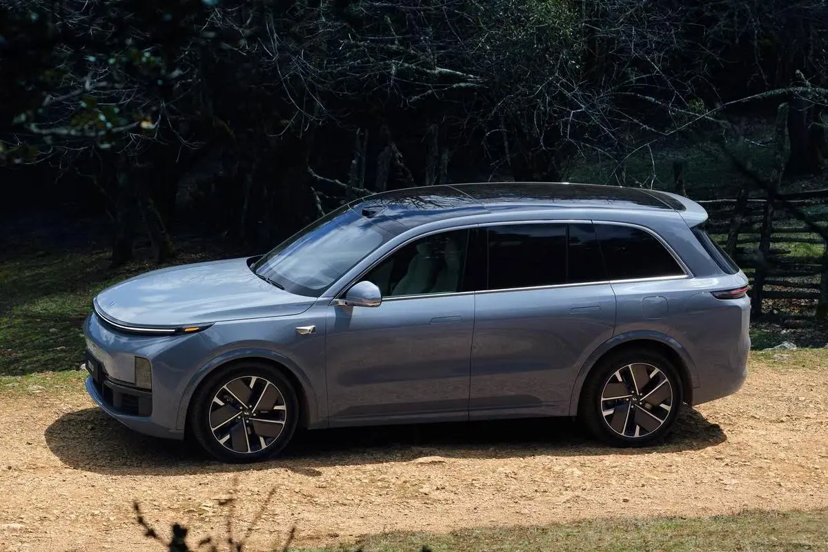 Electric vehicles Li L8 electric car range-extended electric SUV